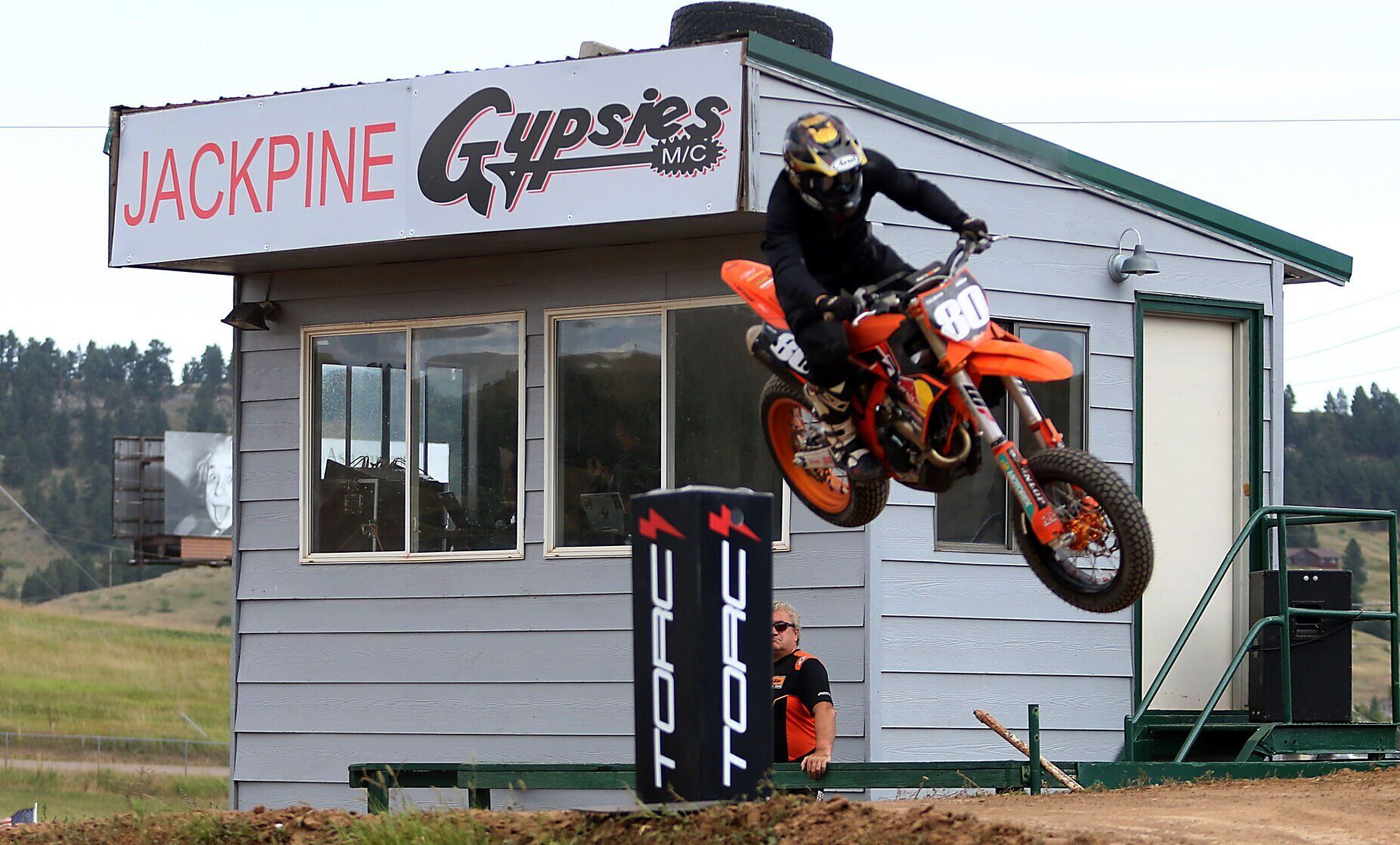 081222-moto1A.jpg